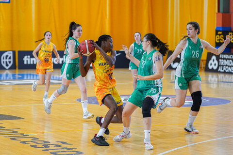 C.B. CEI TOLEDO UNIVERSIDAD LABORAL - HERBALIFE GRAN CANARIA